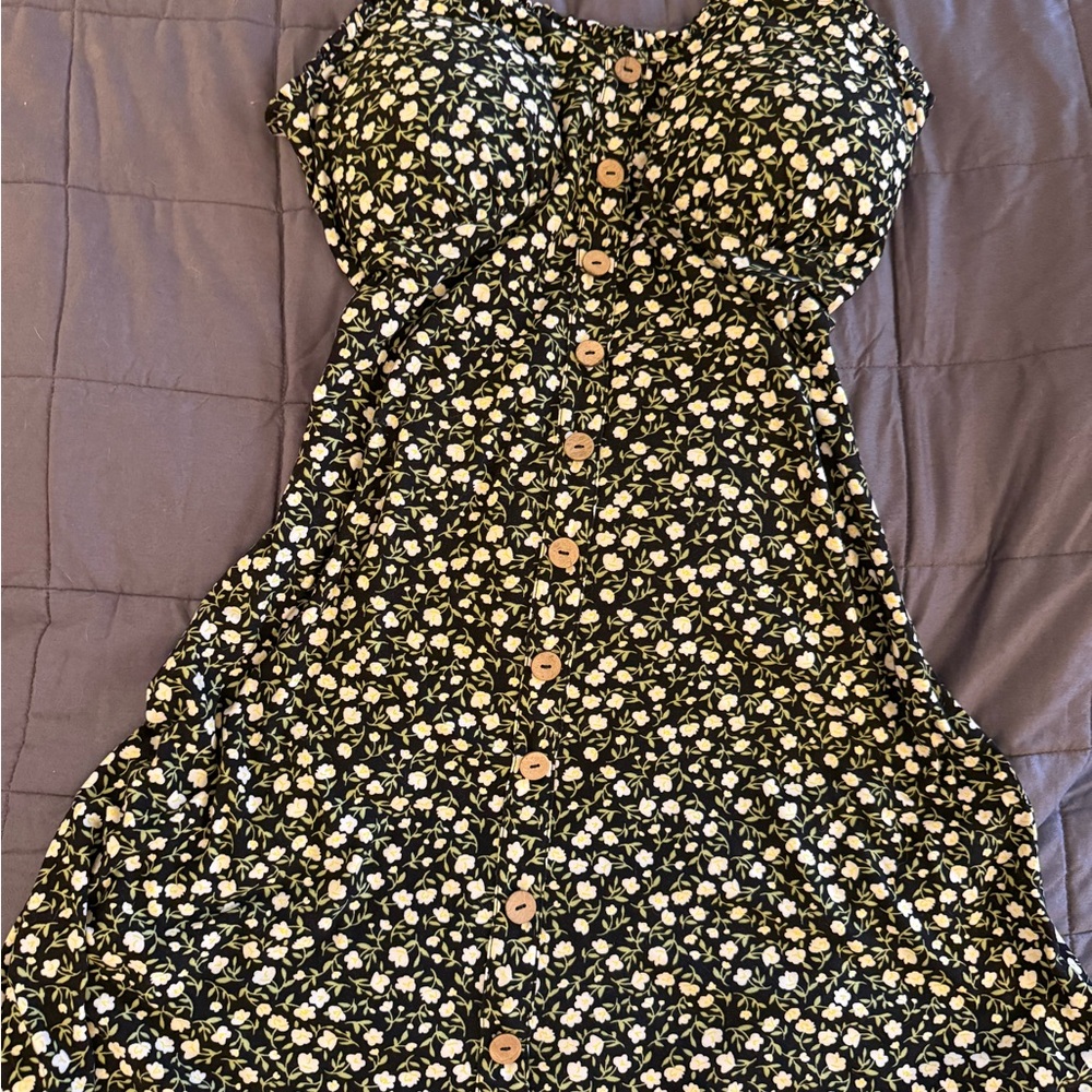 Derek Heart Black and Cream Floral Top